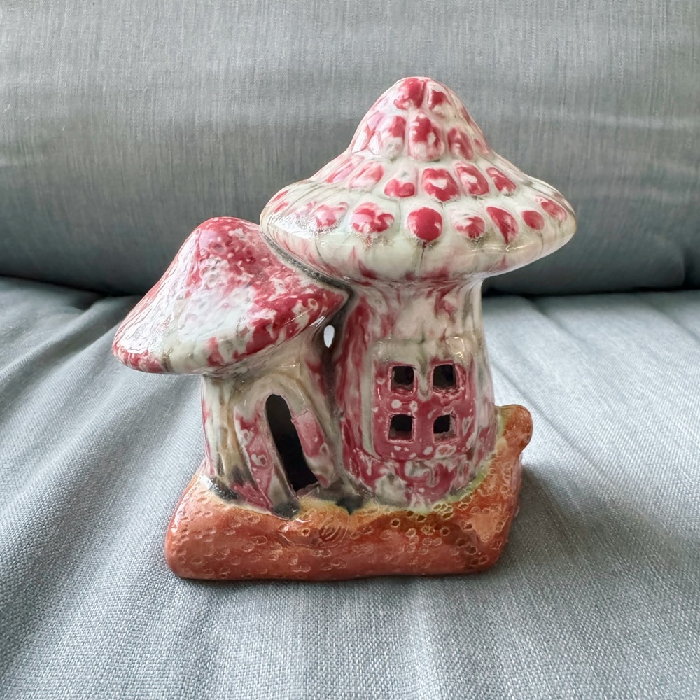 ✨Vintage Pink & Sage Ceramic Mushroom